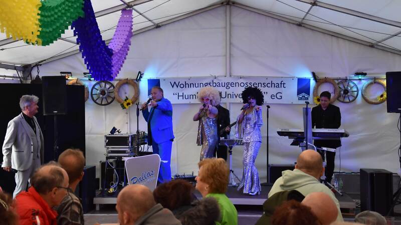 Pallas Show Band beim Auftritt im Festzelt der Genossenschaft