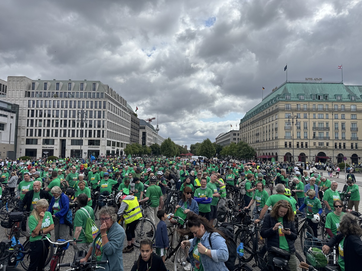 Radfahrer auf dem Pariser Platz